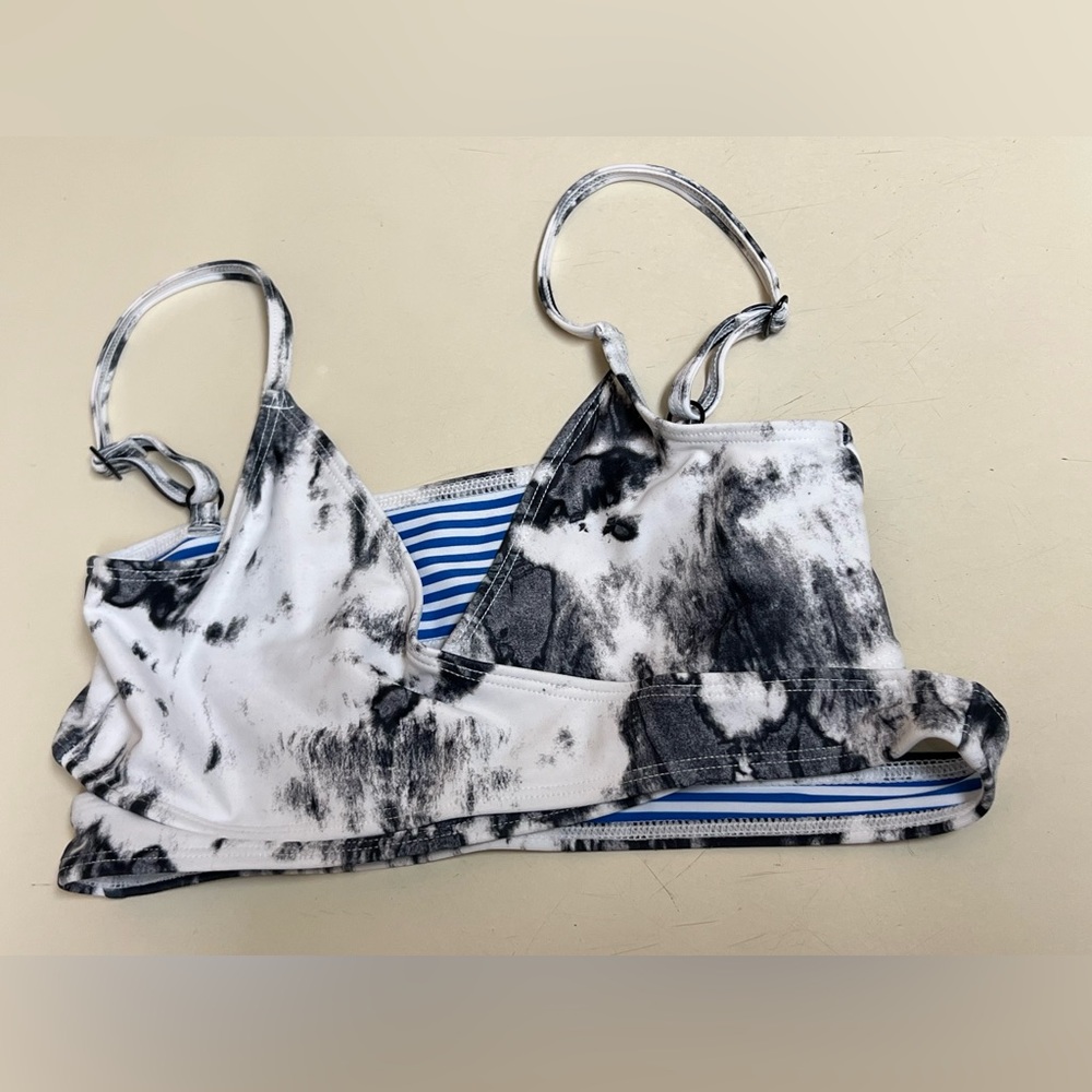 T & B Women’s Black and White Tie Dye Bikini Top - Size 10 - VGUC